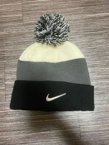 초레어 Nike 폼폼 포함 니트 모자