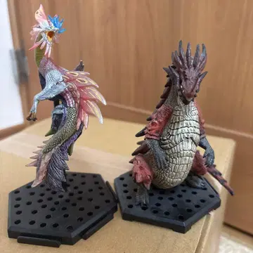 몬스터 헌터 스탠다드 모델 천안 타마미츠네 & 라오샨롱 피규어