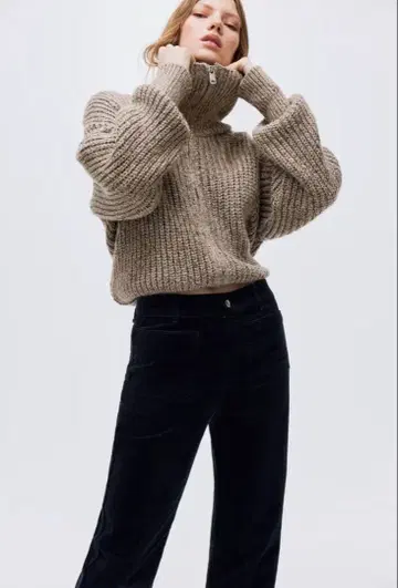 H&M 코듀로이 플레어 팬츠 34 사이즈 블랙 슬림 레그 세미 플레어