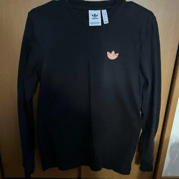 adidas 블랙 긴팔 티셔츠