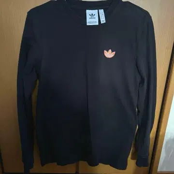 adidas 블랙 긴팔 티셔츠