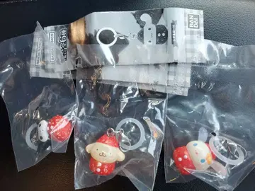 새상품 산리오 딸기 메지루시 액세서리 쿠로미 폼폼푸딩 우사하나