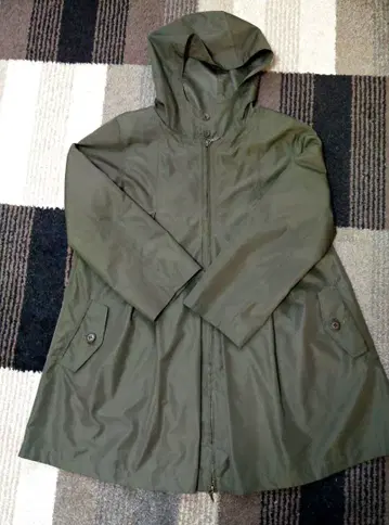 후드 부착 A라인 숏코트