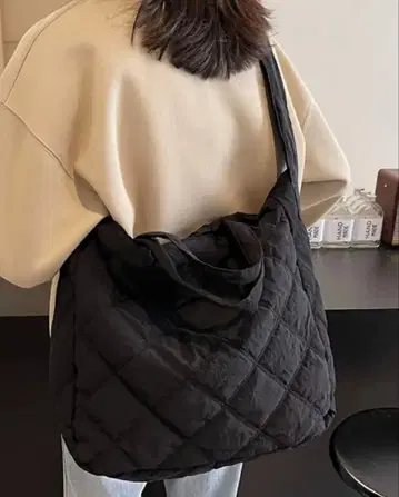 블랙 퀼팅 숄더백 38cm
