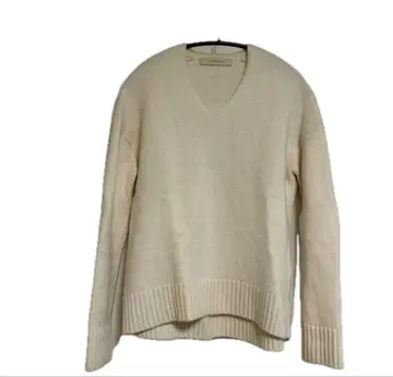 ESTNATION 크림색 V넥 스웨터