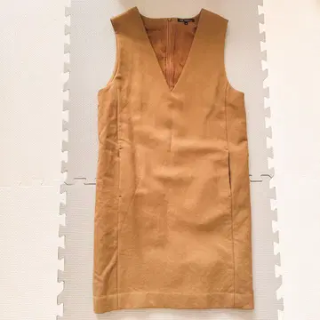 23구 베이지 V넥 슬리브리스 원피스 M