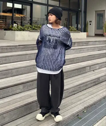 shesame 오버 사이즈 배색 디자인 메쉬 니트