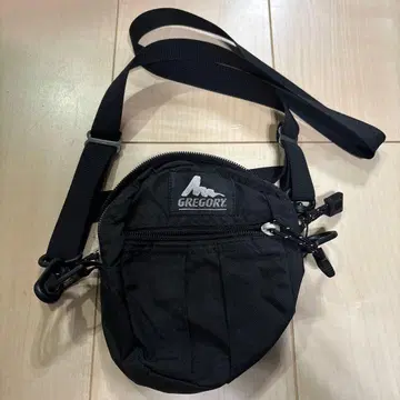 GREGORY 블랙 숄더백