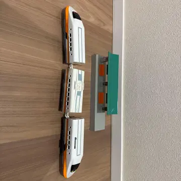 대만 신칸센 차량과 역 건물 세트