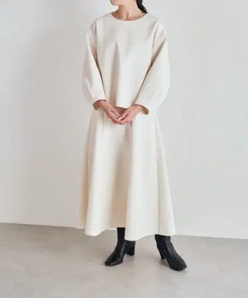 비어즐리 소매 뽕 블라우스