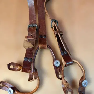 브라운 가죽 서스펜더 조정 가능