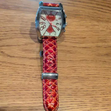 muta 크로커다일 패턴 시계