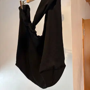 블랙 숄더백 스냅 버튼 포함