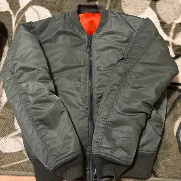 AVIREX MA-1 자켓 m 사이즈 올리브 그린