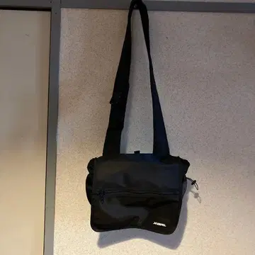 X-GIRL 블랙 숄더백