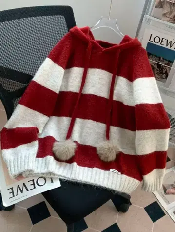 빨간색 x 화이트 스트라이프 후드 부착 니트 스웨터 (밑단 리브)