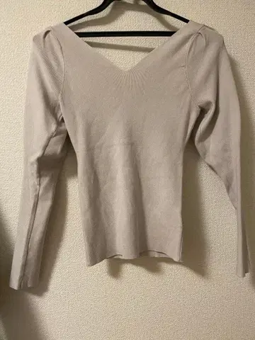 snidel V넥 니트 긴팔