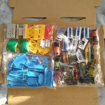 가챠가챠 토마스 외 차량, 레일, 다리, 역 등의 세트