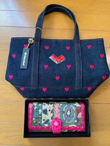 데니스 토트백, 네이비