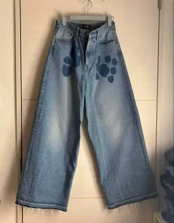 MASU BOYS 25SS EMBLEM BAGGY JEANS