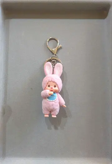 팀탄 마스코트 키링 증정으로 스트랩이 포함됩니다