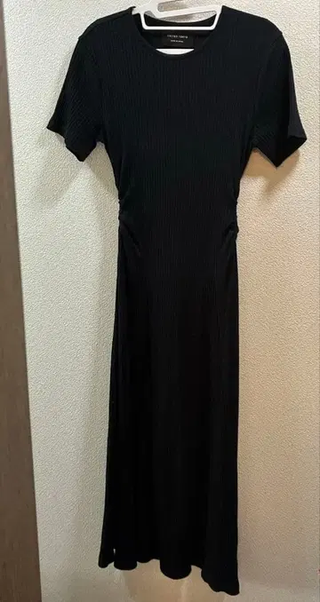 유나이티드 도쿄 골지 플레어 컷 원피스