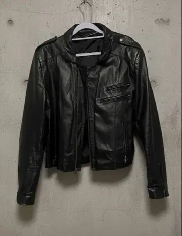 가죽 자켓 블랙 지퍼 포켓 부착