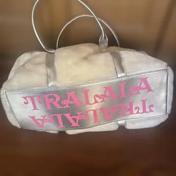 TRALALA 실버 메탈릭 퍼 토트백