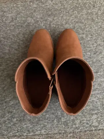 브라운 지퍼 힐 부츠