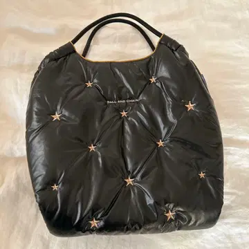 BALL AND CHAIN 블랙 퀼트 토트백