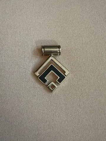 기하학 디자인 펜던트 실버 블랙