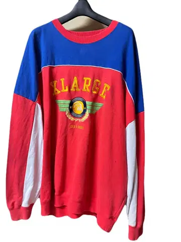 XLARGE 그래픽 프린트 트레이닝복