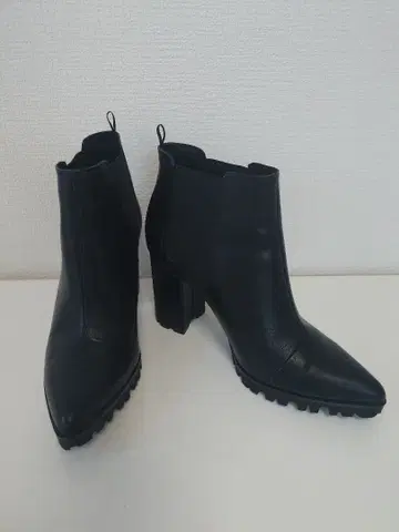 새상품급 H&M 사이드 고어 부츠 블랙/블랙 24cm