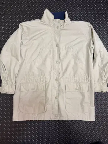 STJONSBAY 라이트 베이지 마운틴 파카