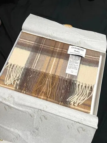 [ 새상품 ] CASHMERE Utukky 체크 무늬 머플러