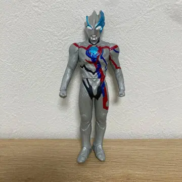 울트라맨 피규어 실버 파랑 빨간색
