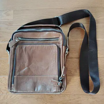 브라운 가죽 숄더백