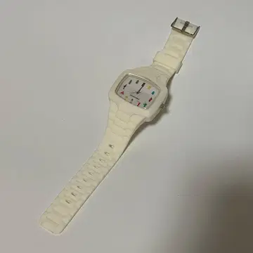 오야스미 푼푼 손목시계