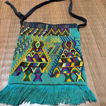 어딘가 나라의 손자수 숄더백