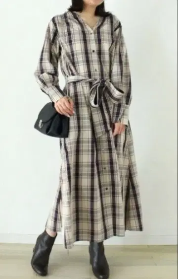 체크 뉴앙스 V넥 롱 셔츠 원피스