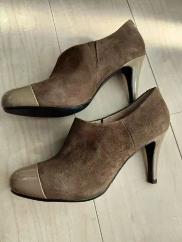 [ 미사용 ] 브라운 스웨이드 부티