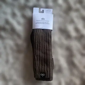 alo UMEEK SCRUNCH SOCK 브라운
