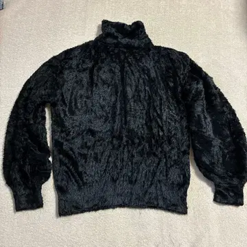 JENNE 블랙 터틀넥 스웨터