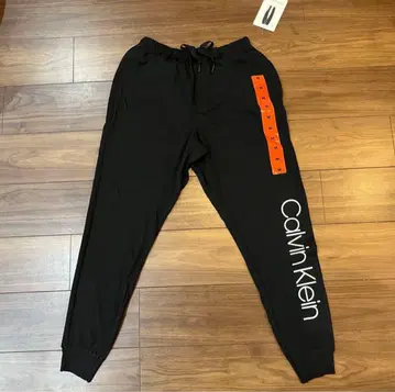 새상품 Calvin Klein 블랙 조거 팬츠 스웨트 팬츠