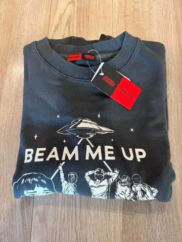 스트레인저 씽스 BEAM ME UP 맨투맨