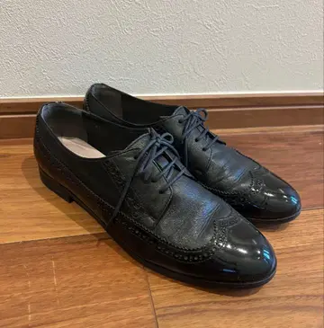 츠모리 치사토 플랫슈즈 가죽 신발