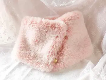 일본산 에코 퍼로 만든 부드러운 넥워머