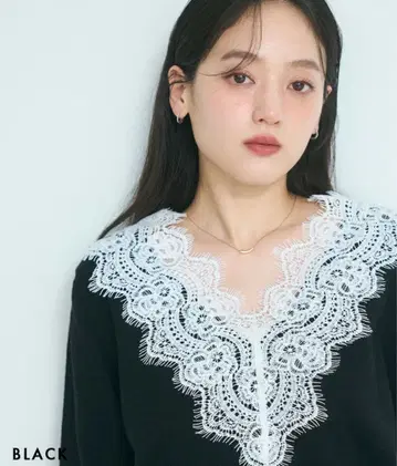 V넥 레이스 니트 basement