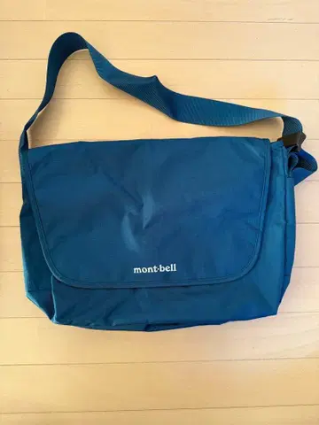 베르니나 플랩 숄더 mont-bell 숄더백 파랑
