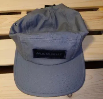 MAMMUT 그레이 플랫 브림 캡